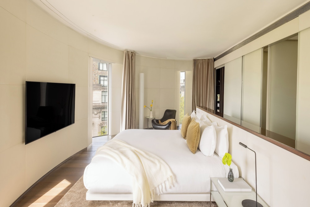 Skyline, Suite, King Bed, City View, Terrace