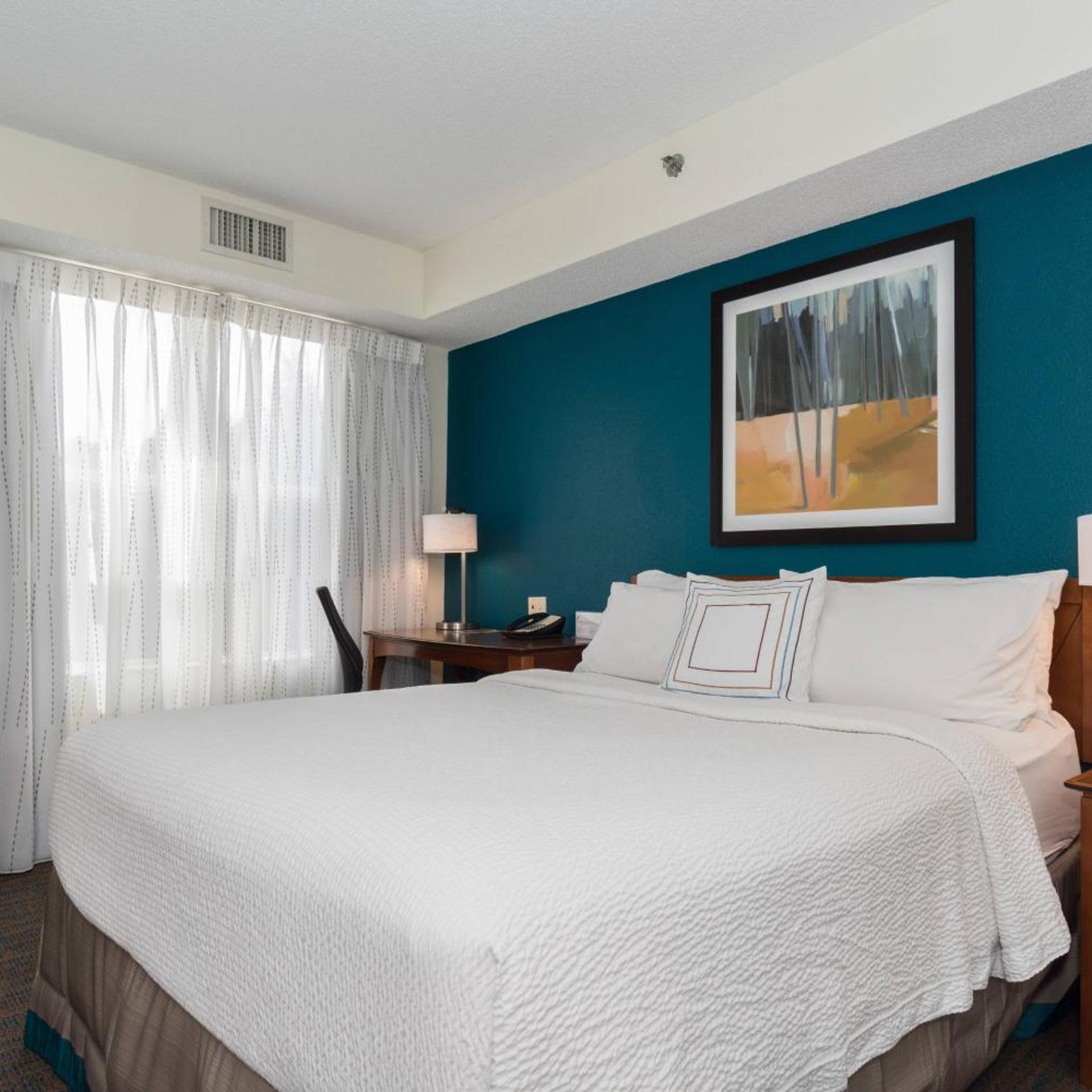 2 Bedrooms, Suite