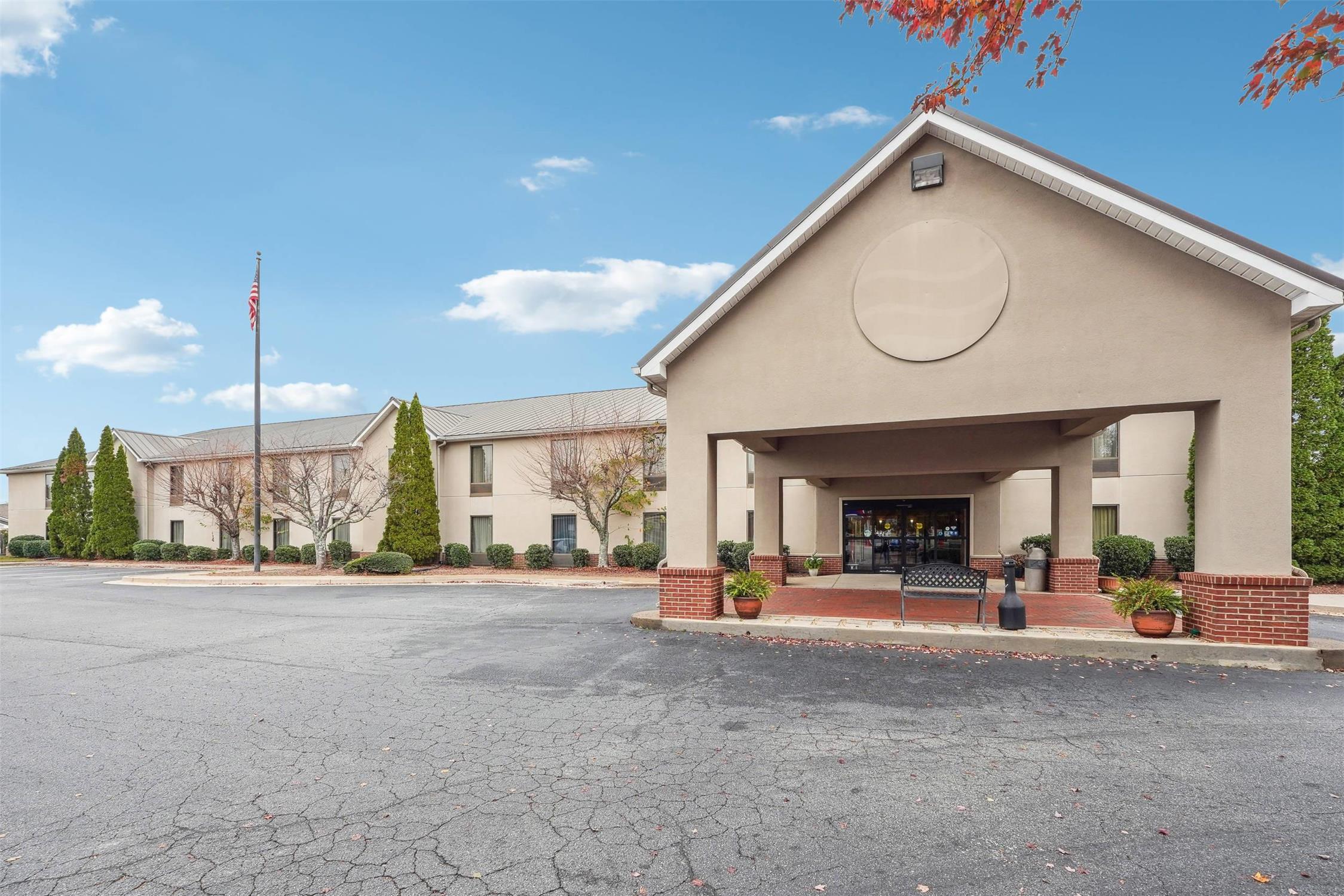 Quality Inn & Suites Dawsonville GA 40/40