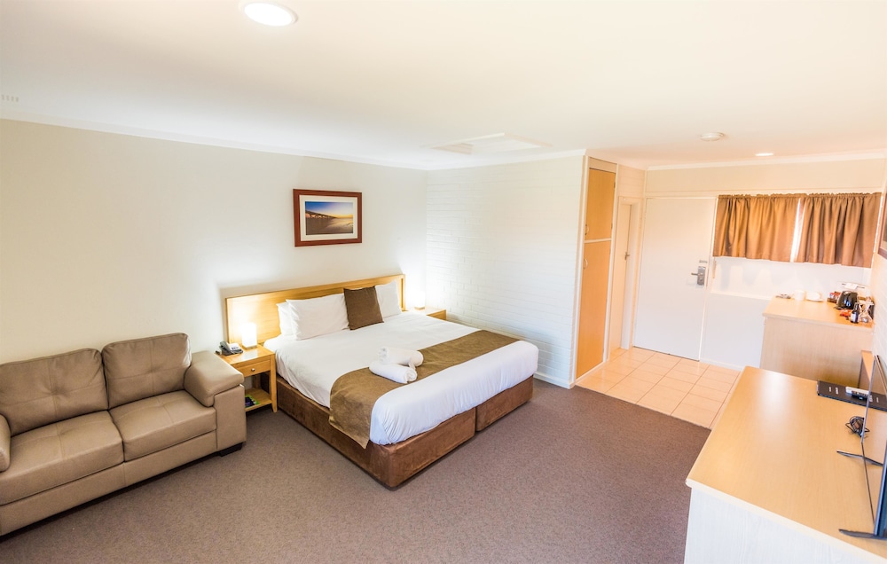 Hospitality Carnarvon, SureStay Collection By Best Western 14/54