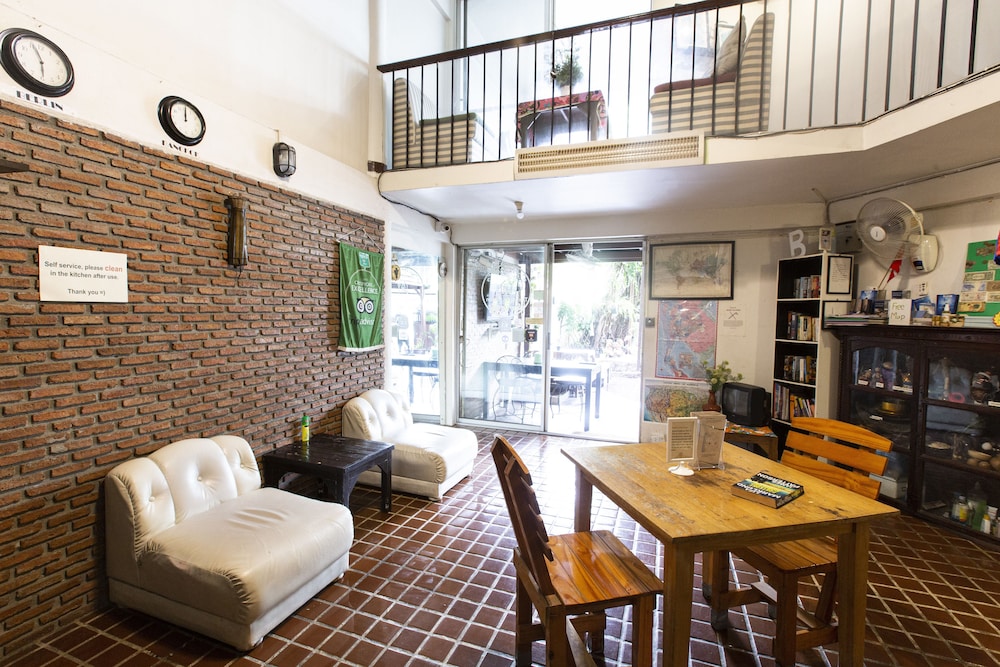 Hostel 16 47/72