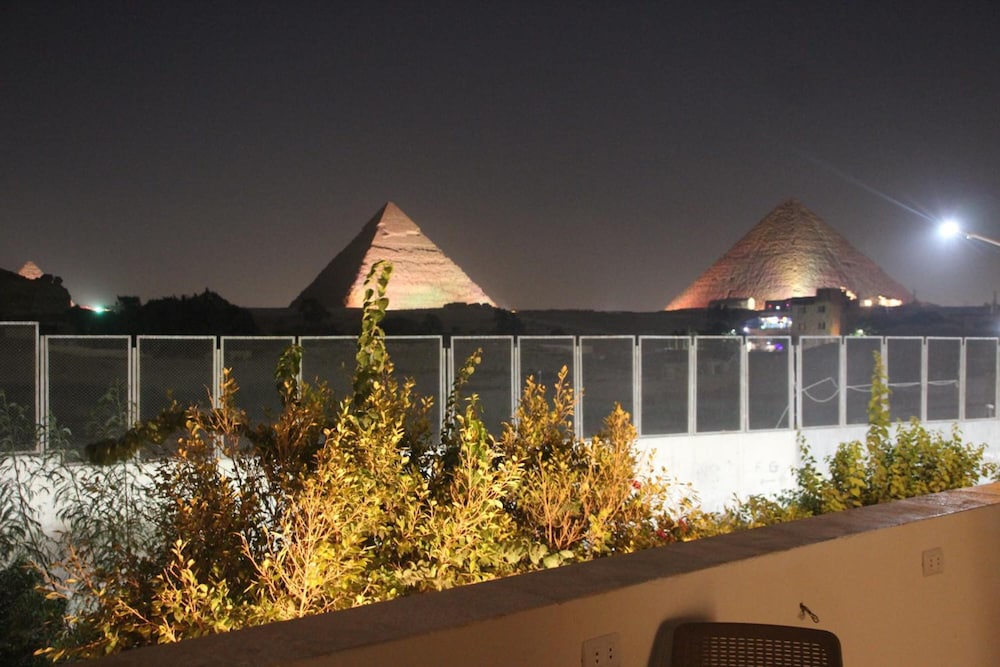 Farida Pyramids View 22/30