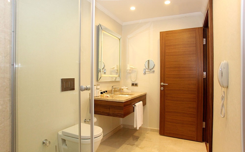 Barida Hotels 50/50