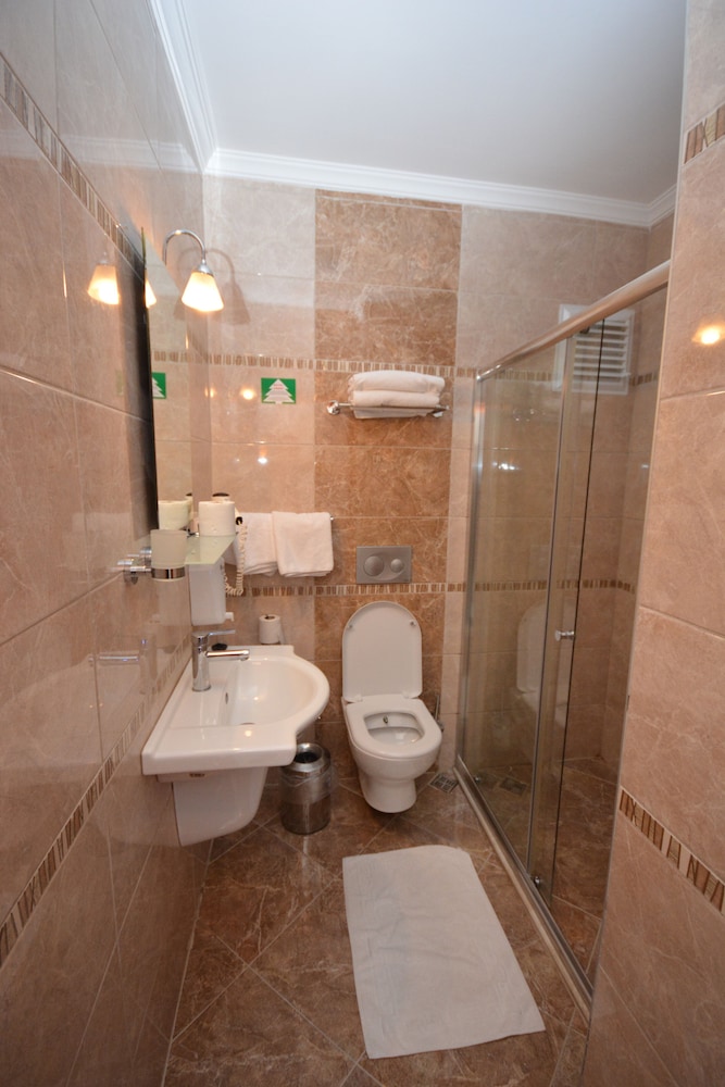 Saray Hotel 23/24