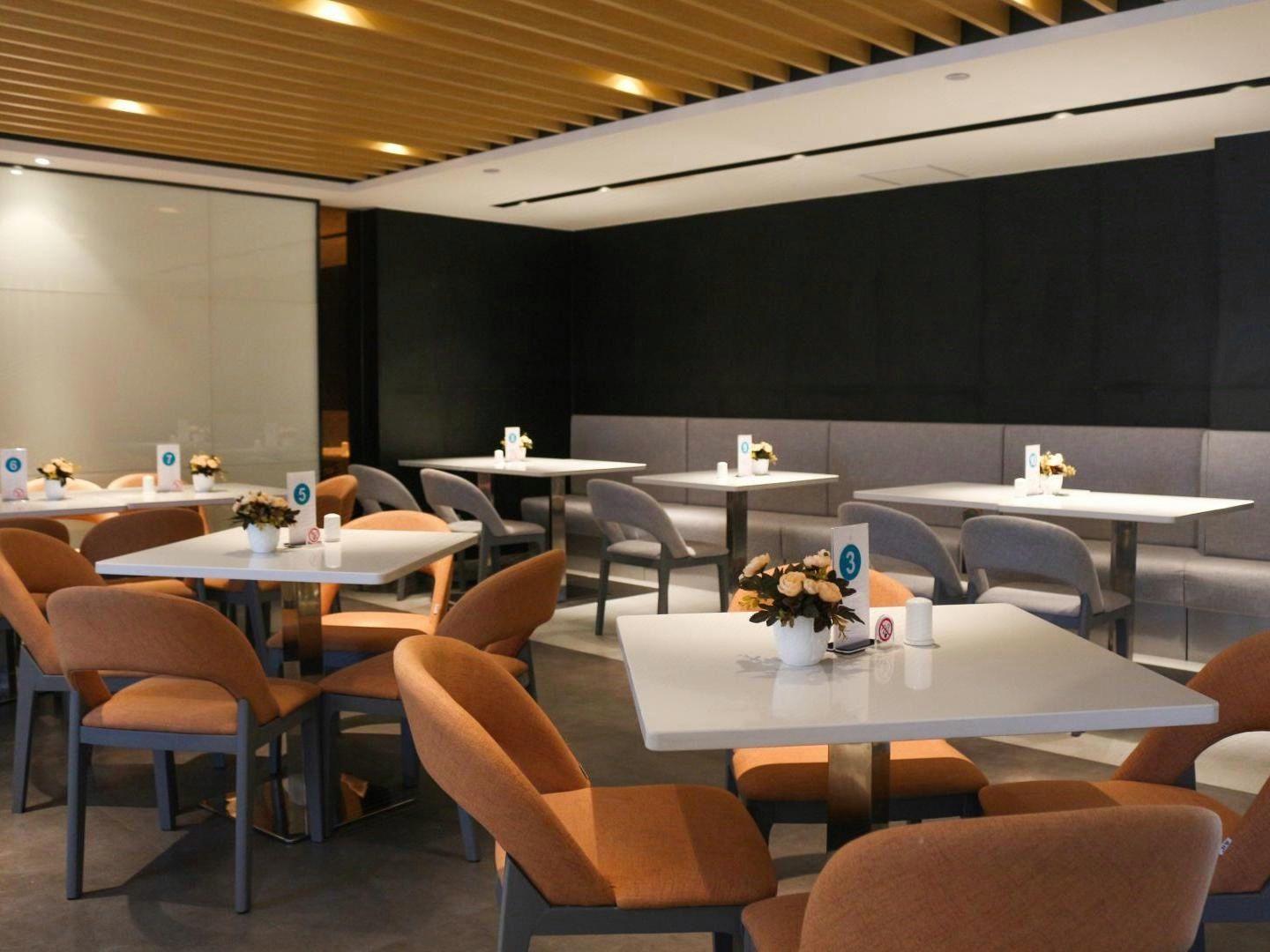 Jinjiang Inn (Shanghai Zhangjiang Financial Information Park Caolu Station) 27/28