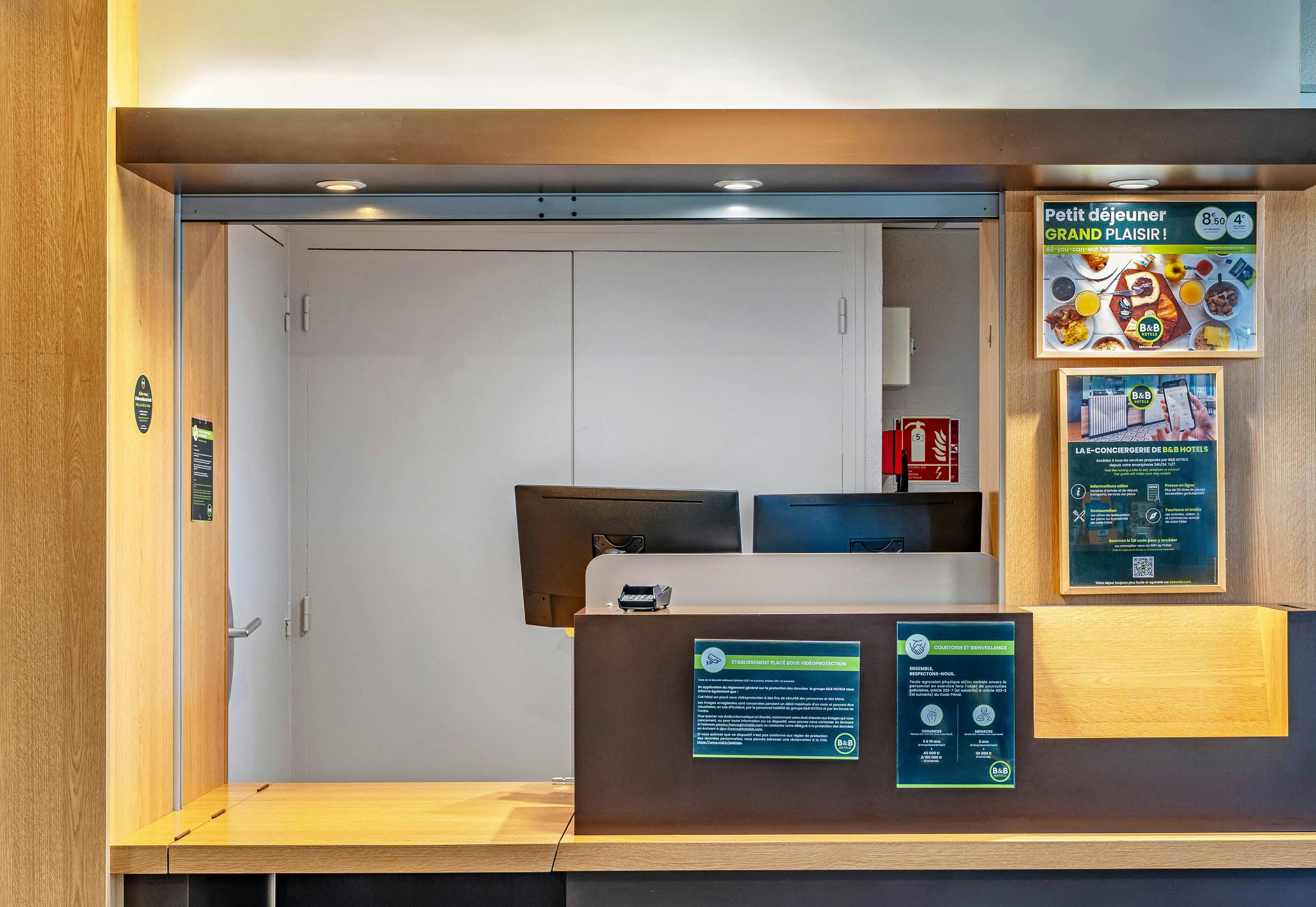 Lobby at B&B HOTEL Quimper Nord Douarnenez, QUIMPER