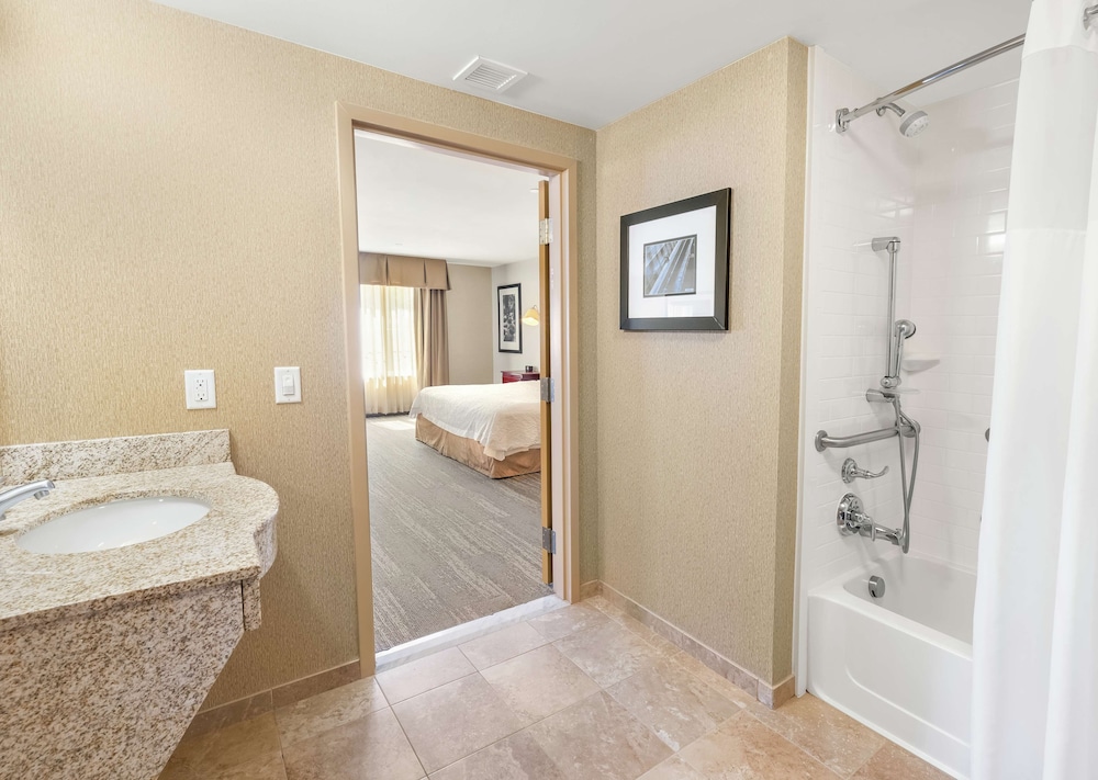 Hampton Inn Nashua 20/43