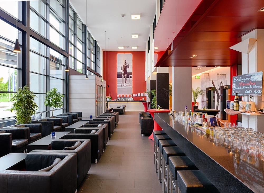 NOVINA HOTEL HERZOGENAURACH HERZO-BASE 48/66