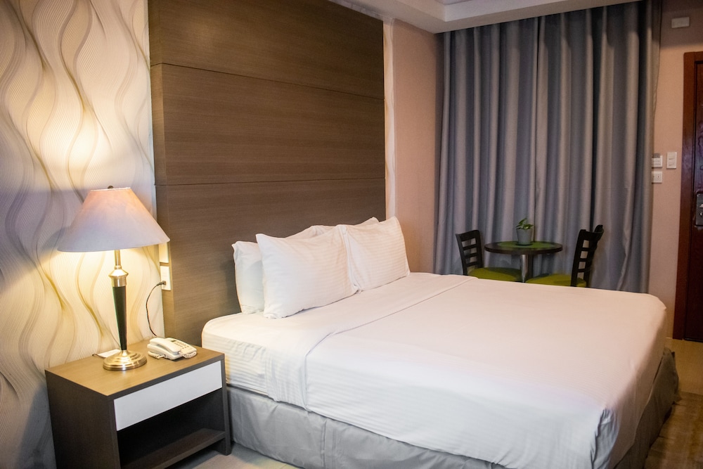 88 Courtyard Hotel 32/52
