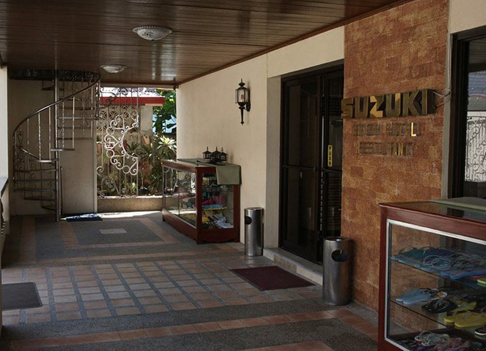 Suzuki Beach Hotel 16/23