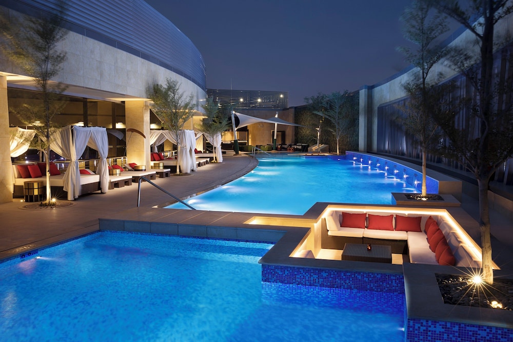 CLARKES HOTEL 6/50