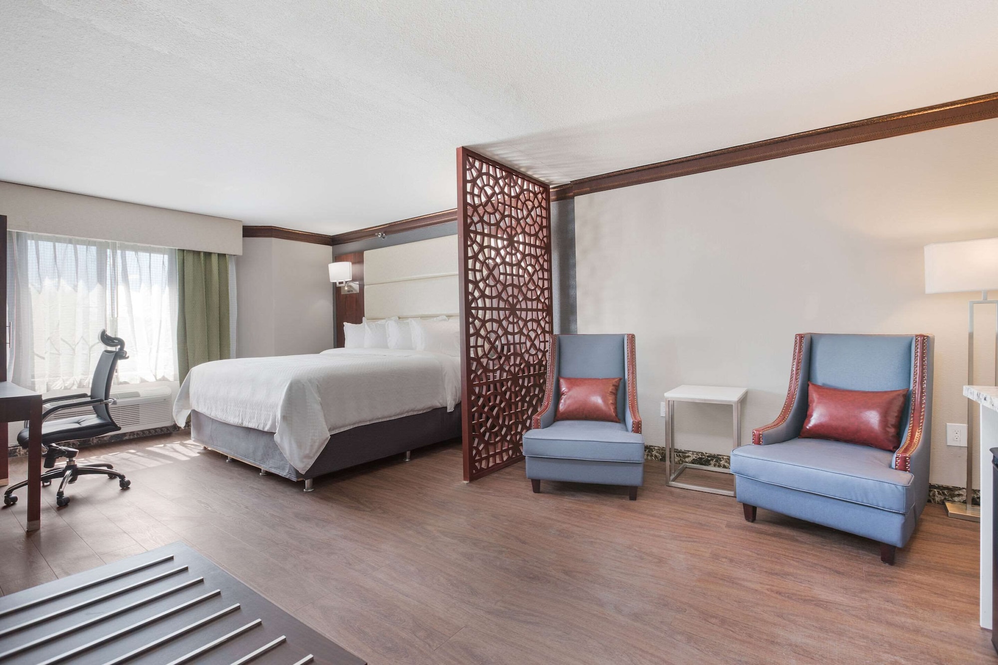 جناح بسرير كينج، The Leo Collection Detroit, an Ascend Collection Hotel 6/10