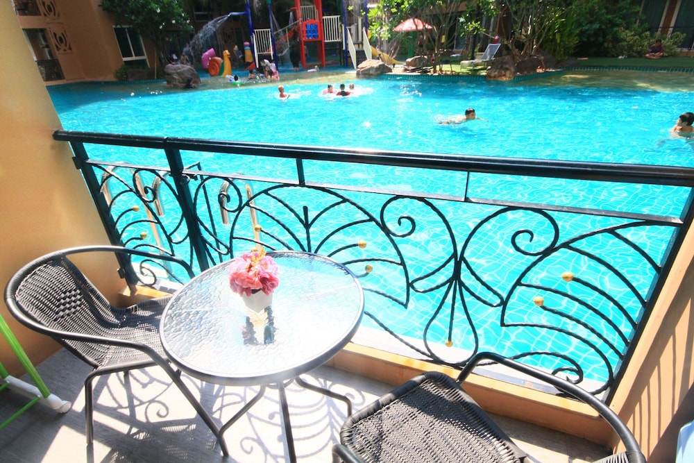 Atlantis Condo And Water Park Pattaya By The Sea 39/50