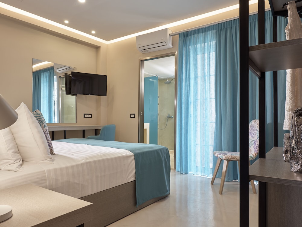 Koukounaria Hotel And Suites 34/74