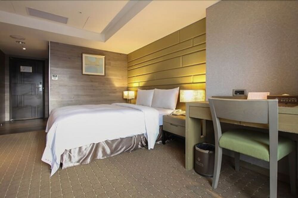 INTERNATIONAL CITIZEN HOTEL 9/26