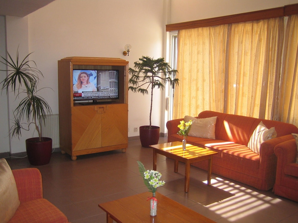 Onisillos Hotel 34/45
