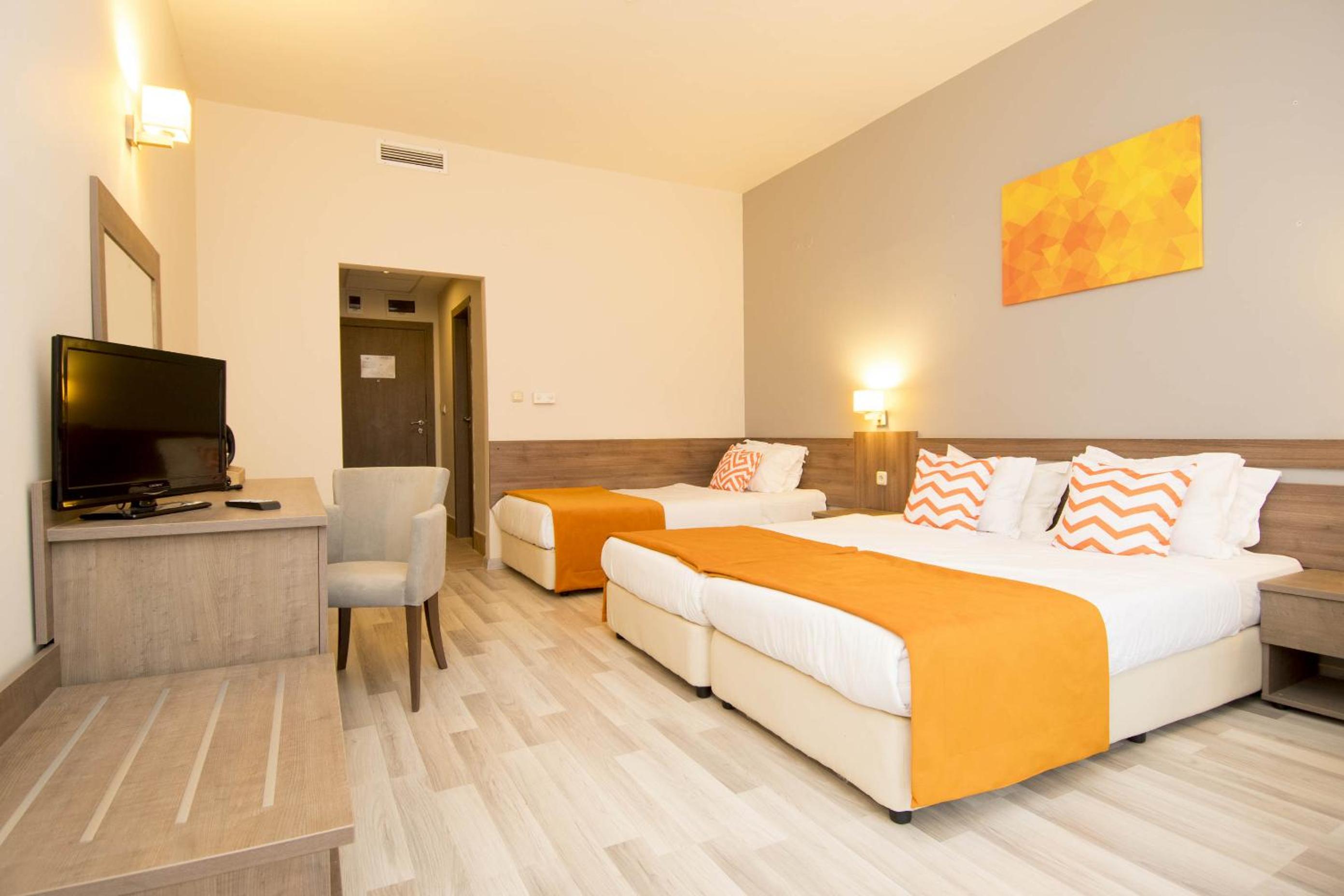 غرفة عائلية بشرفة، Park Hotel Odessos 5/10