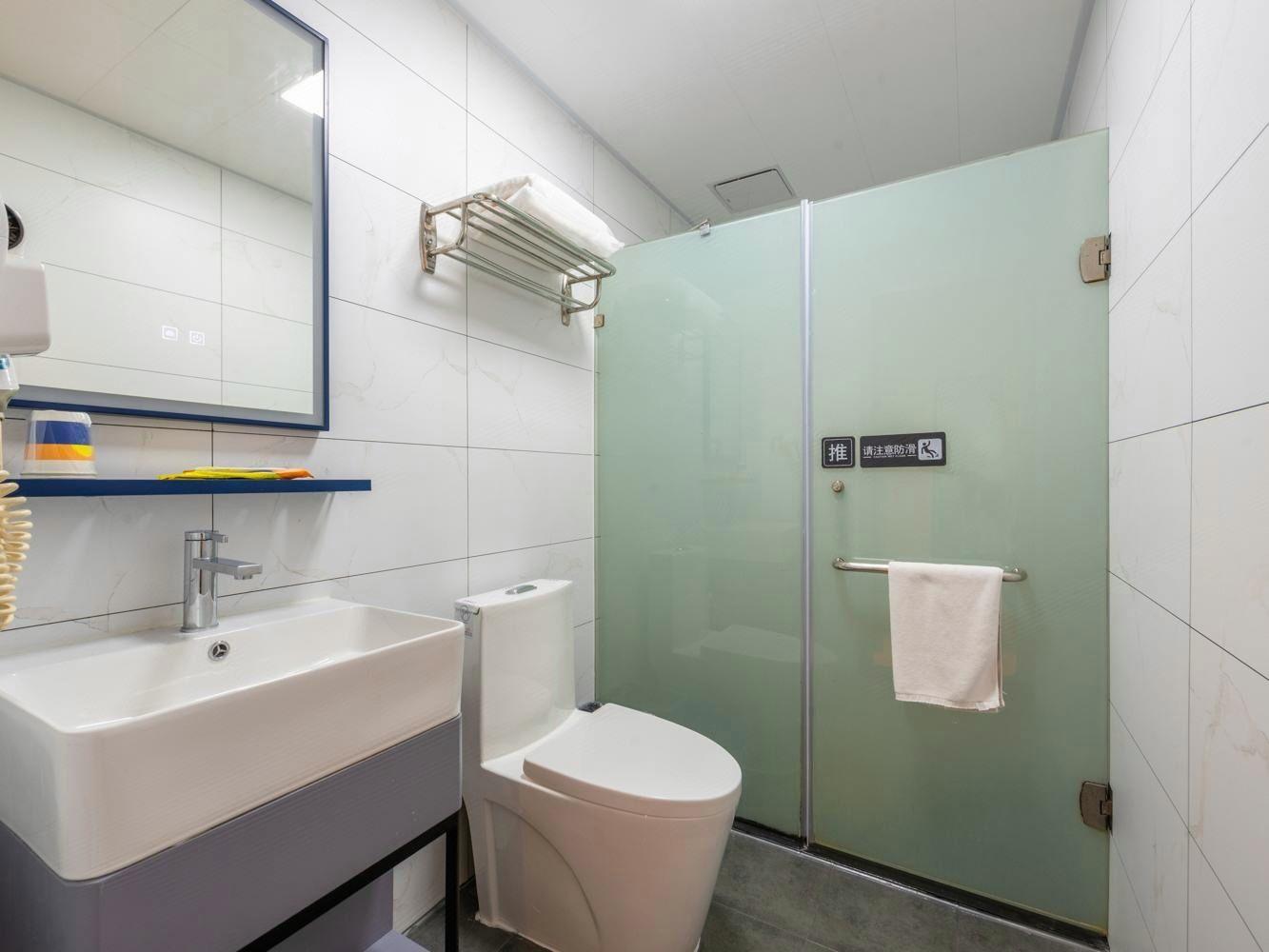 7 Days Inn (Guangzhou Xinshi Baixin Plaza) 46/50