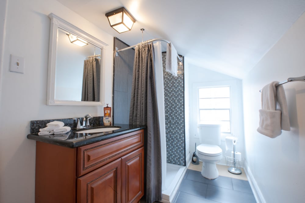 Auberge Nouvelle Orleans Hostel 10/66