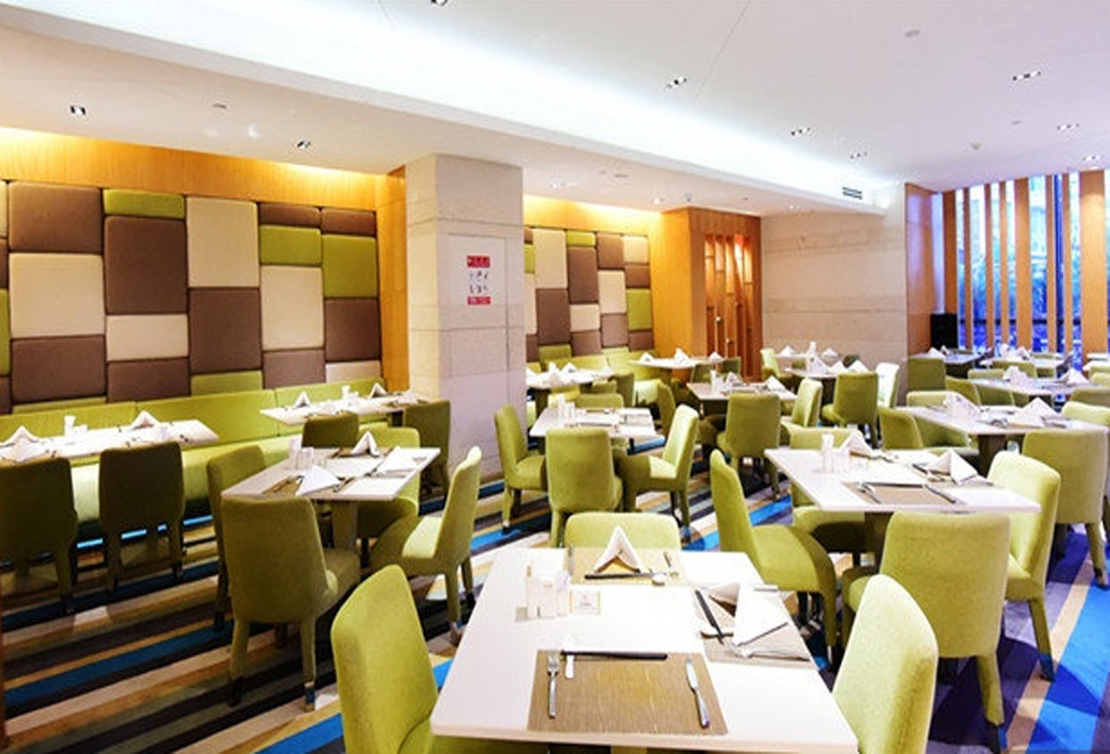 Holiday Inn Qingdao City Centre 33/50