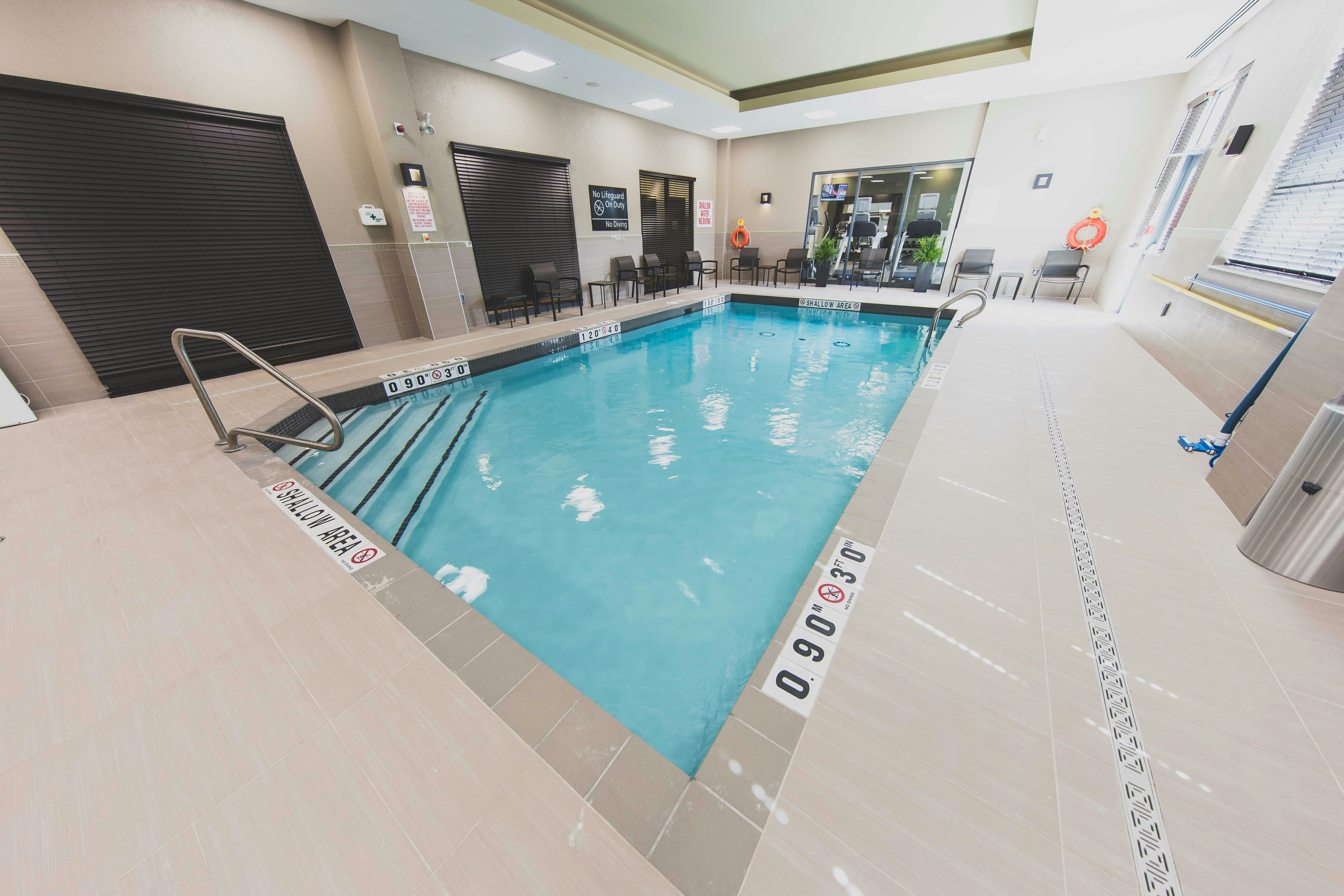 Hampton Inn Suites By Hilton Bolton On Canada 24/46