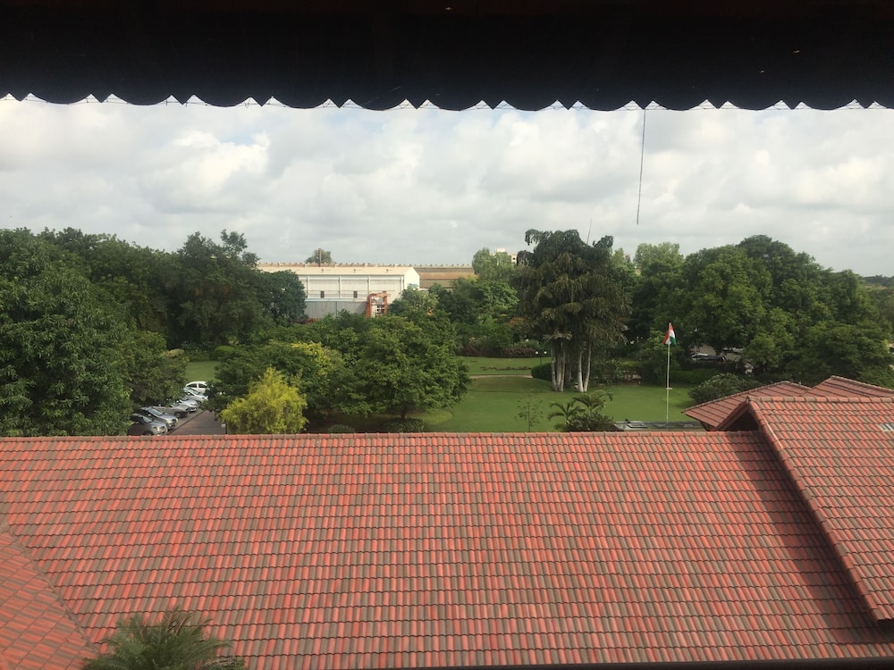 Madhubhan Resort And Spa 45/50