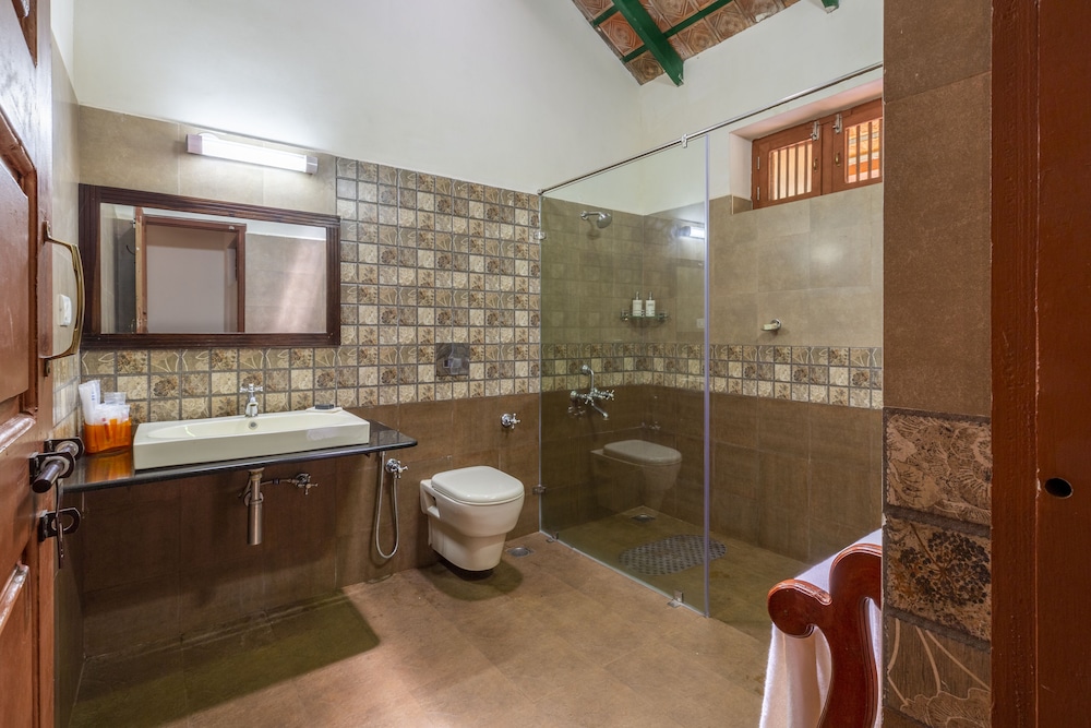 Ama Stays And Trails Rare Earth Estate 15/57