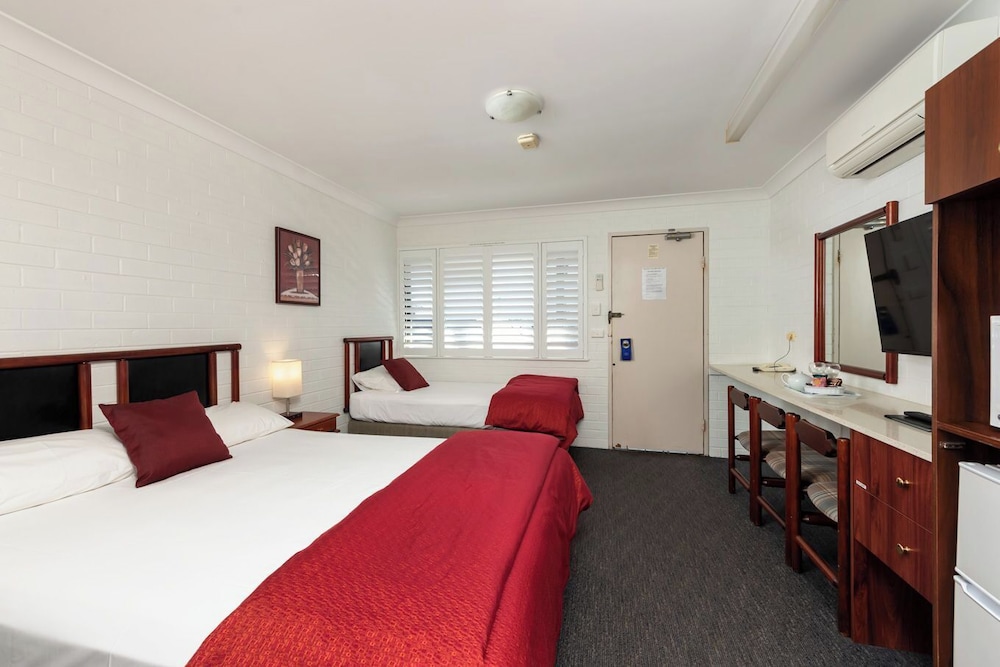 PIGEON HOUSE MOTOR INN 5/31