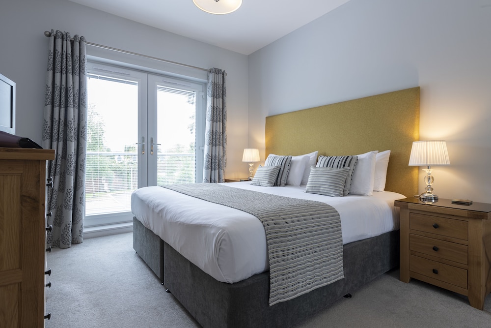 Inverness City Suites 12/50