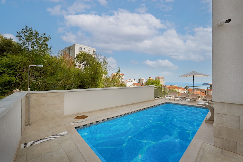 Hotel Larimar 20/50