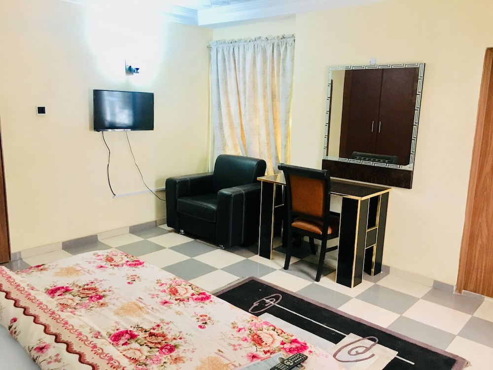 Hymax Grace Hotel And Suites 22/29