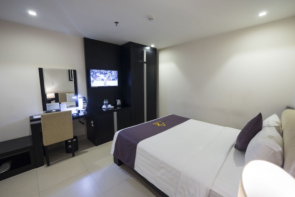 AZUMAYA Da Nang 16/55