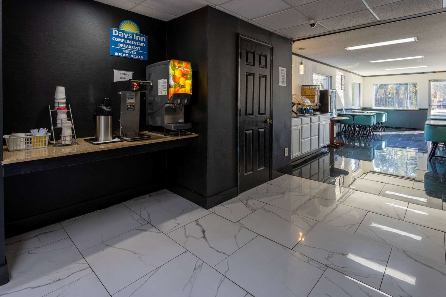 Days Inn By Wyndham Columbia 8/43
