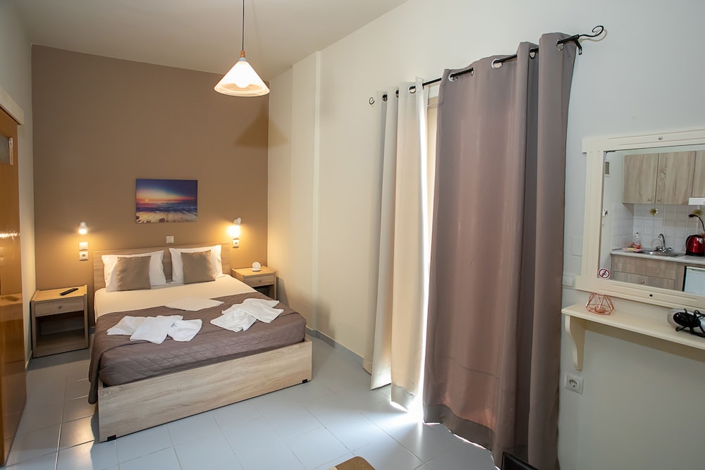 1 BEDROOM, STANDARD, TRIPLE, KITCHEN, GROUND FLOOR