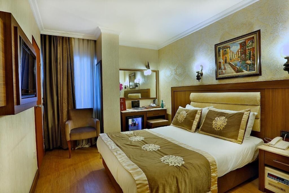 Grand Hilarium Hotel 16/68