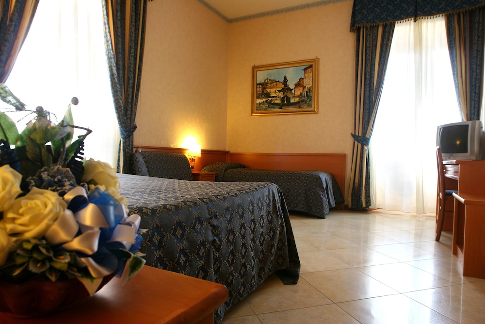 Orlanda Hotel 20/50
