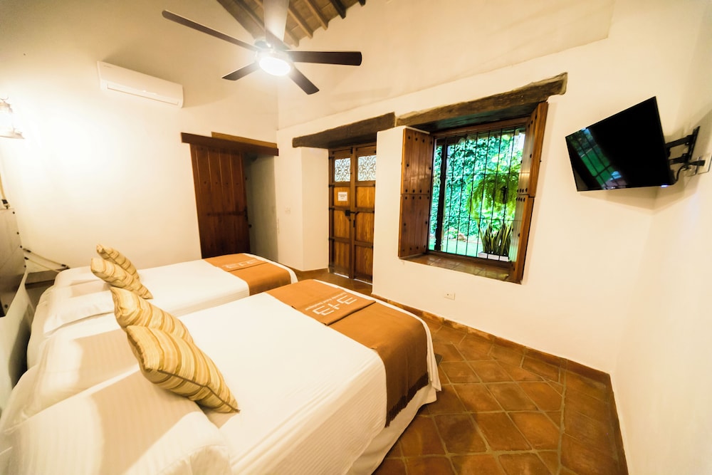 BOHEMIA HOTEL BOUTIQUE 8/50