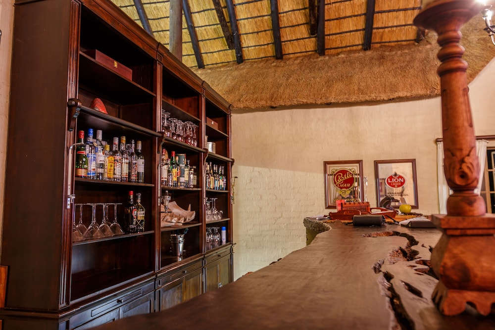 Shikwari Bush Lodge &amp; Pangolin Bush Camp 30/50