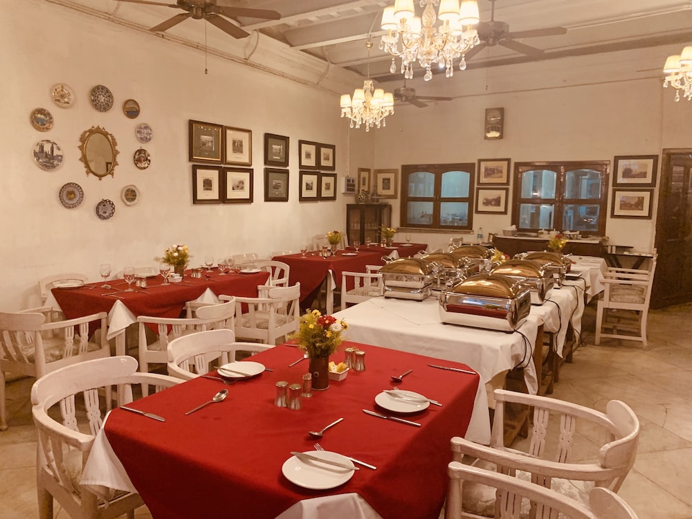 The Elgin Fairlawn Kolkata 46/60