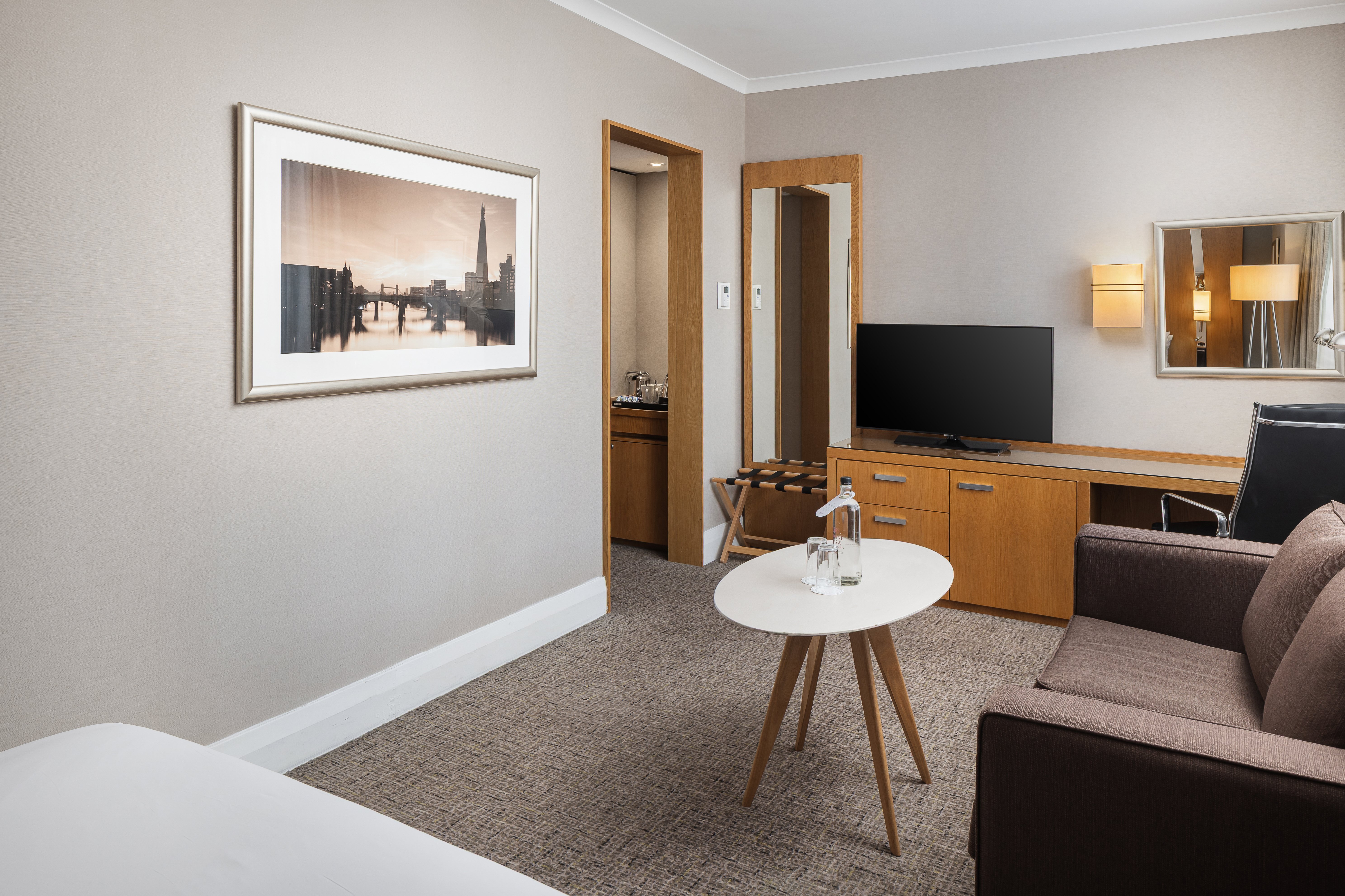 Crowne Plaza Ealing 52/76