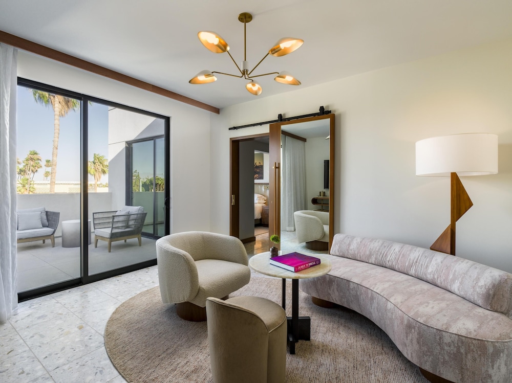 Thompson Palm Springs By Hyatt 26/48