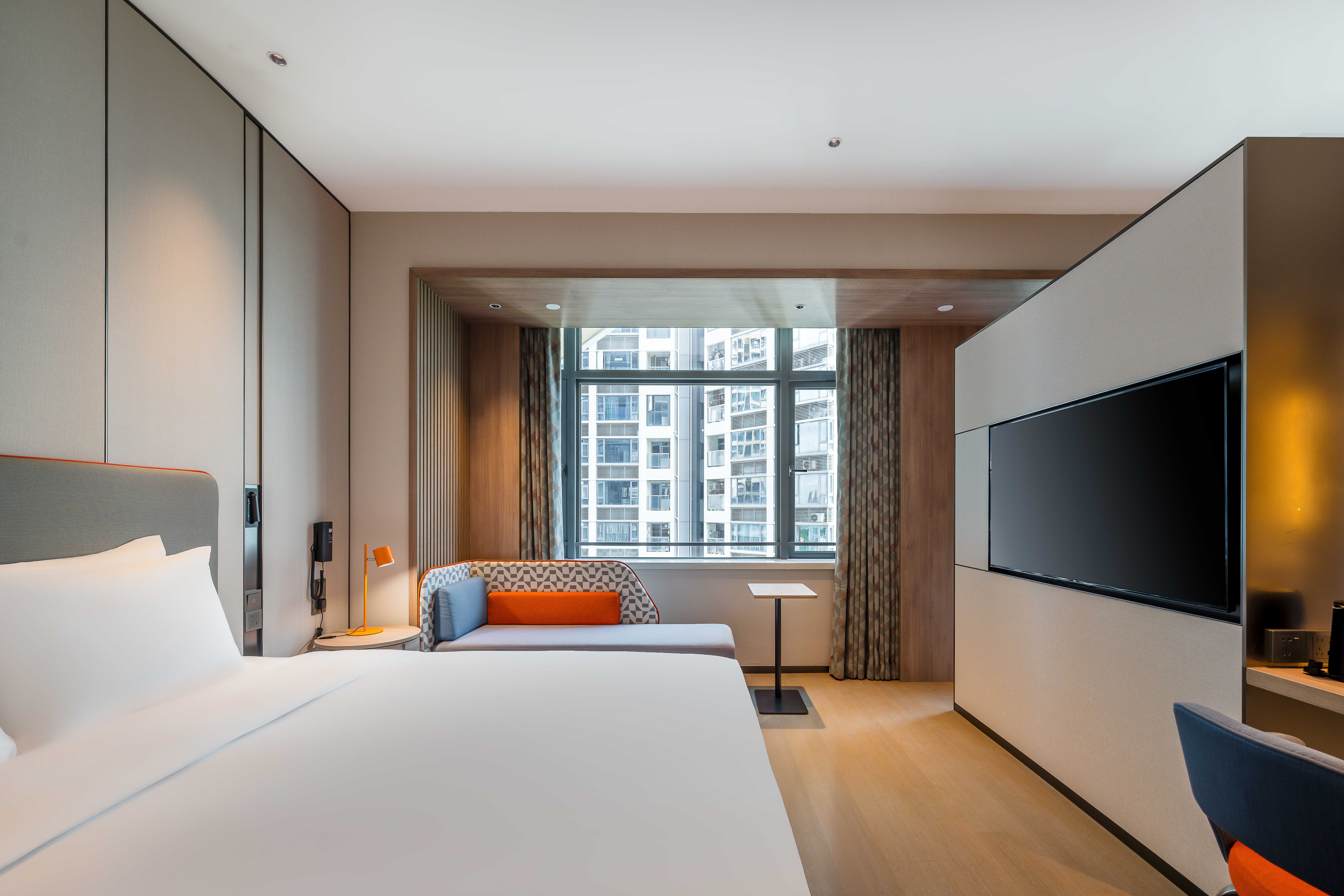 Holiday Inn Express Jiangmen East Station 25/51
