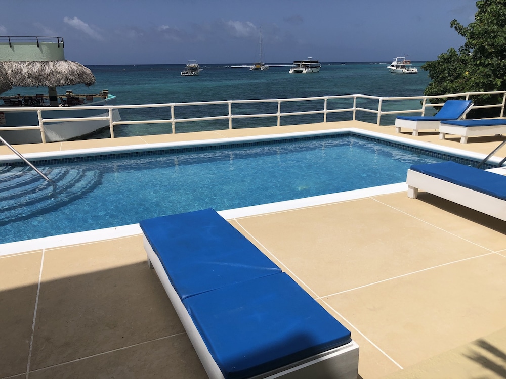 Ocean Rooms At Ocean Sands 41/50