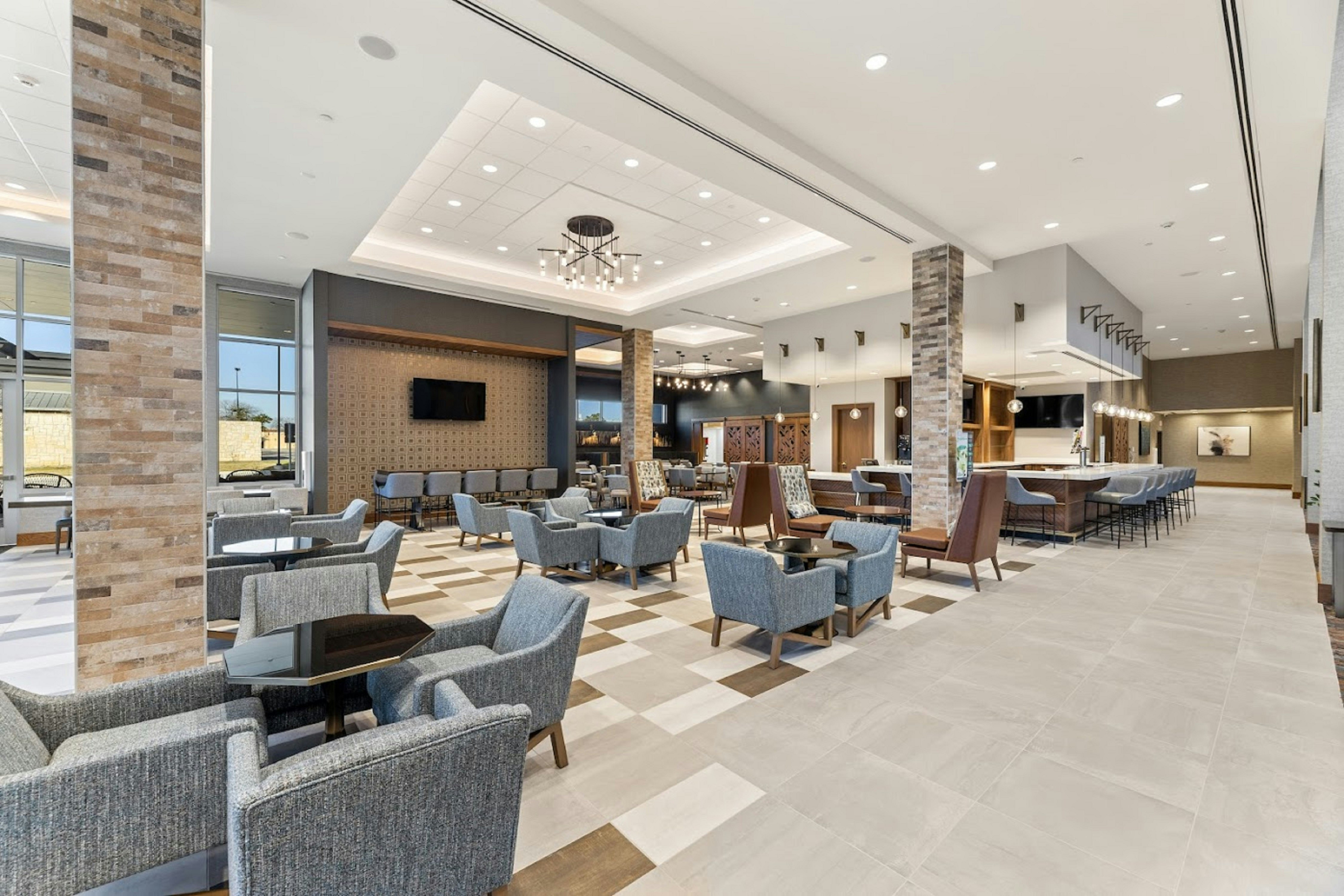 Embassy Suites by Hilton Irving Las Colinas 33/34