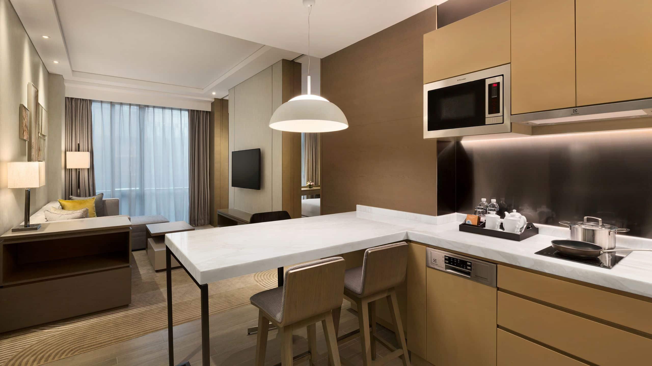 Suite, King Bed, Sofa, Kitchen