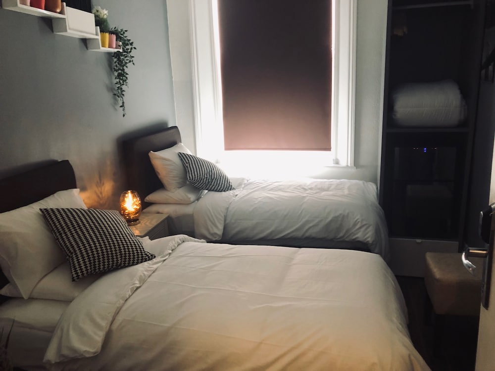 Book a Bed Hostels (ex. Venture Hostel) 14/64