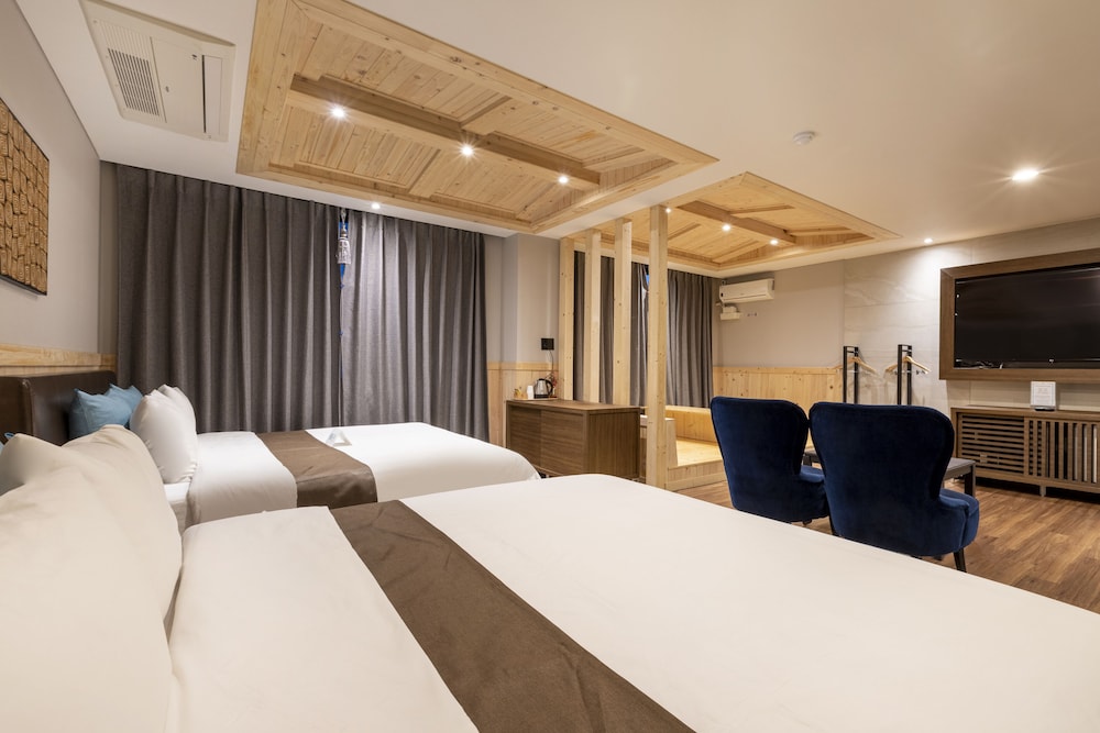 Business, Suite, Twin Beds, King Bed, 3 Beds