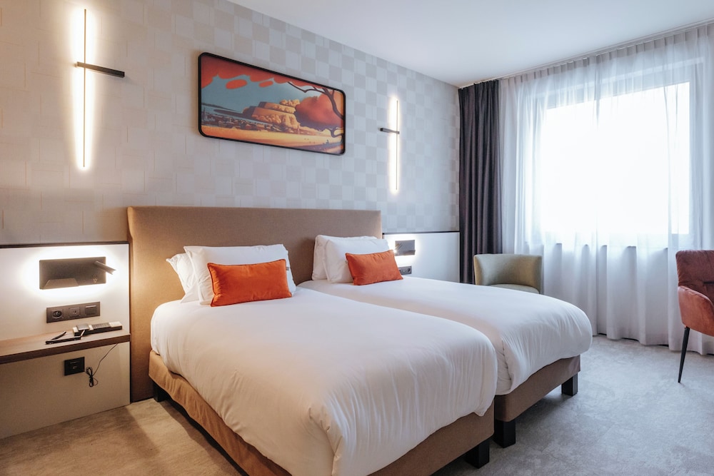 Classic, Twin Beds, Citadel View
