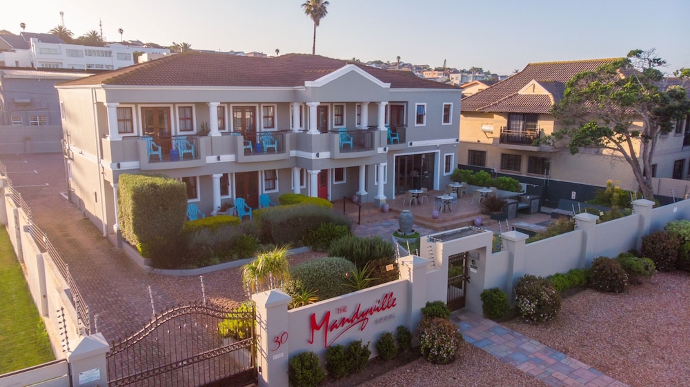 Mandyville Hotel 4/51