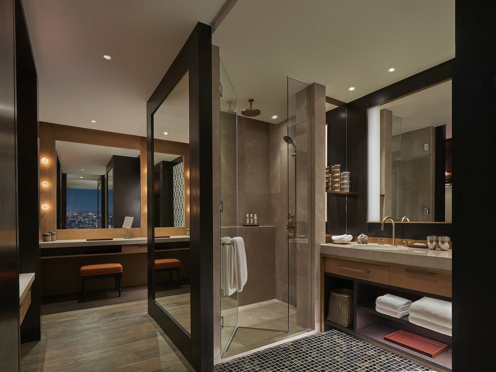 Rosewood Phnom Penh 16/76
